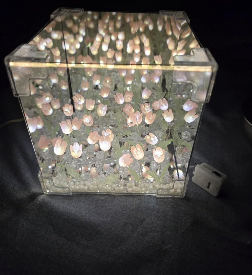 Tulip Cube Mirror Lamp - Faydekasauda